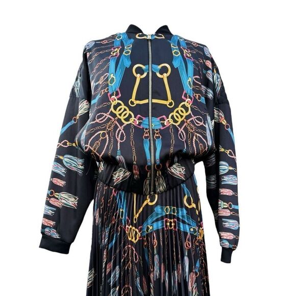 Elegant Chain Print Pleated Skirt - Picture 6 of 8